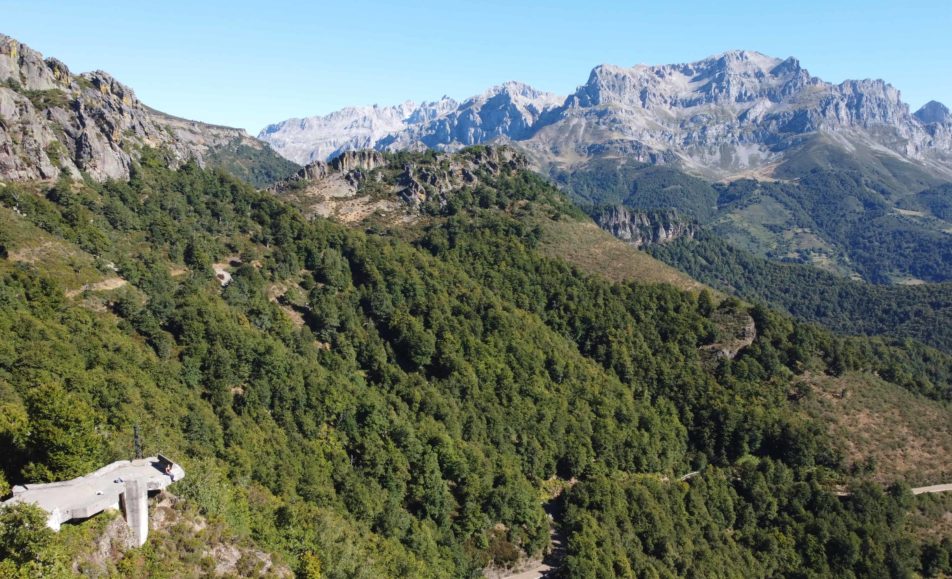 El mirador y las montañas