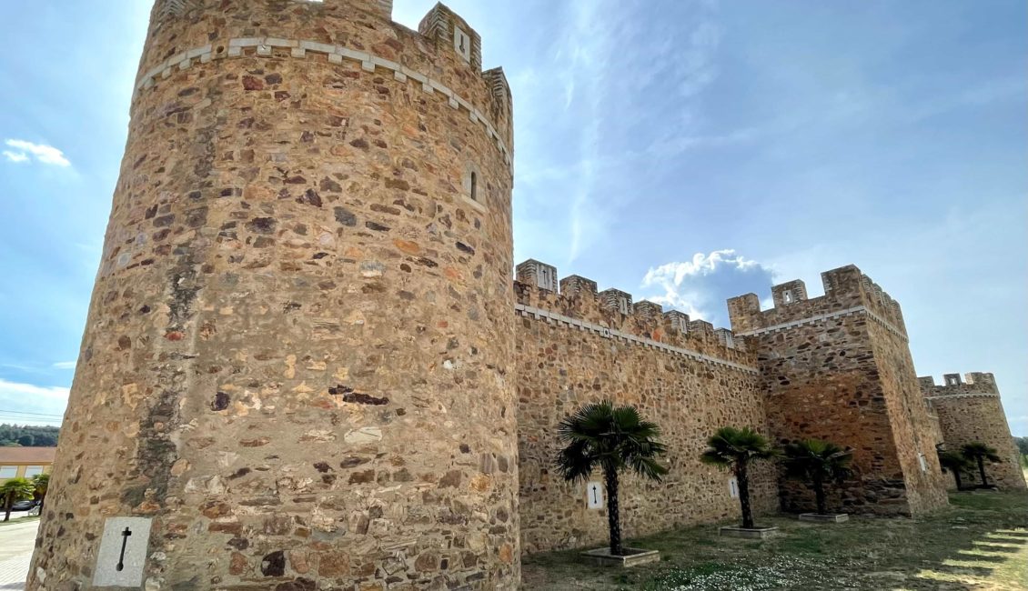 Torre y murallas