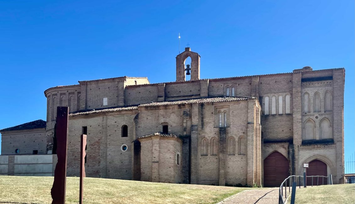 Exterior de la iglesia