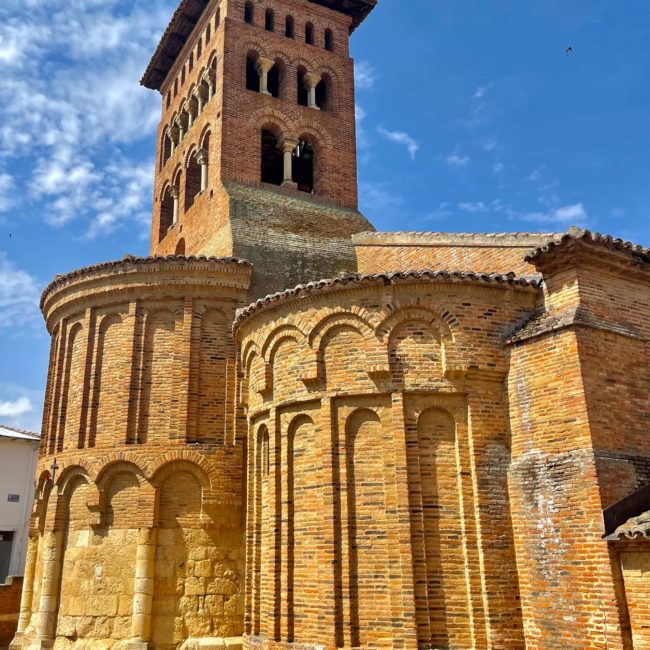 Iglesia de Santo Tirso