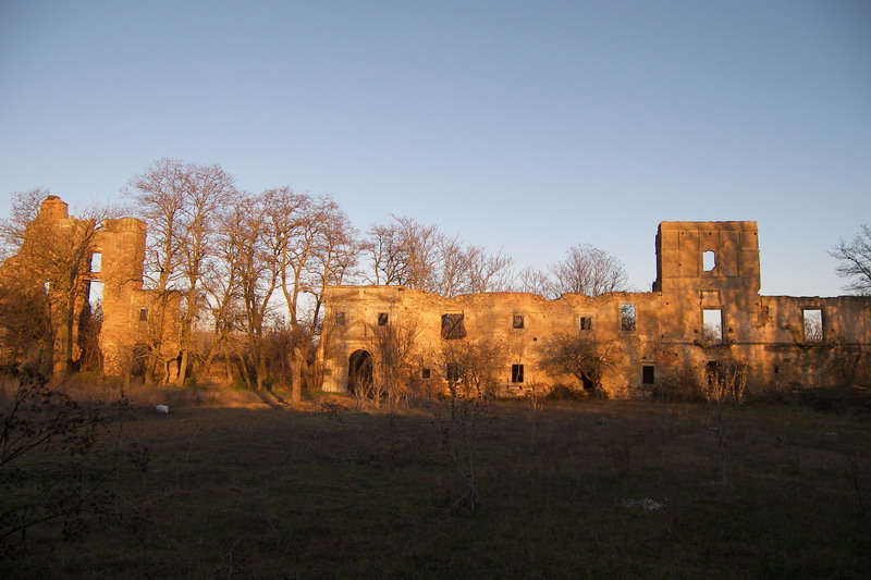 Monasterio de Santa María de Nogales en San Esteban de Nogales