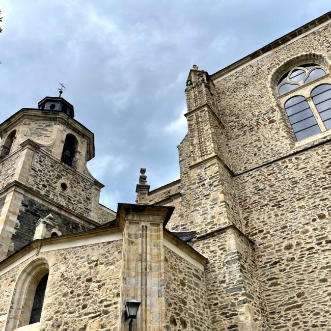 Fachada de la iglesia