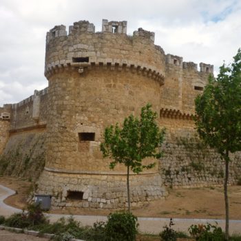 Muralla y torre