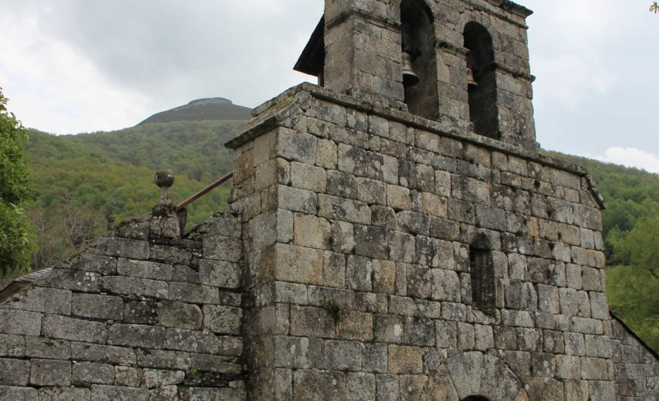 Fachada de la iglesia