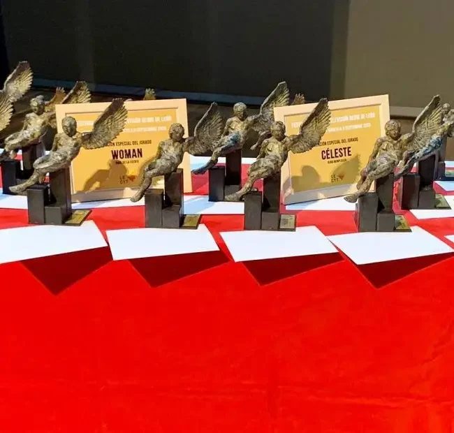 Estatuilla de premiados del festival de cine de León