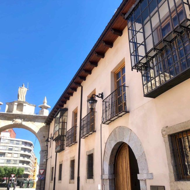 Casona de Puerta Castillo