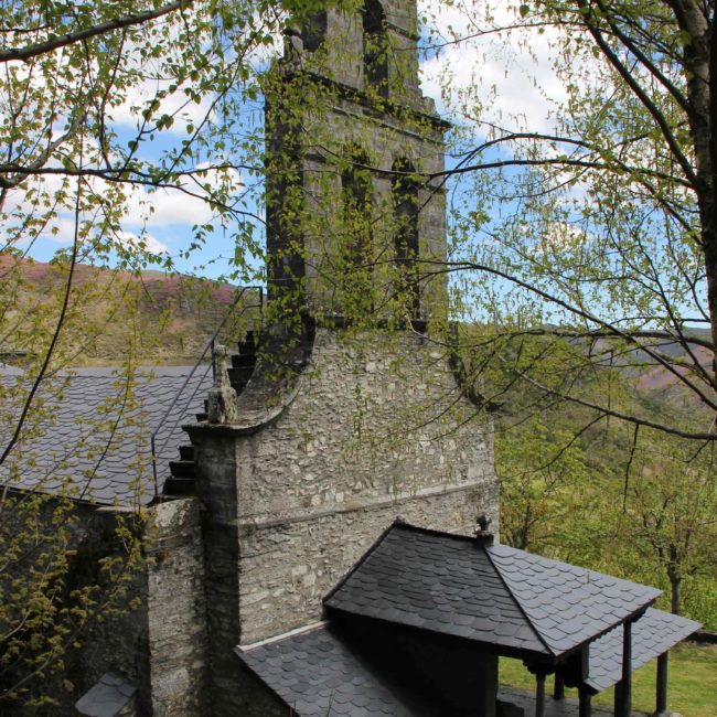 Fachada de la iglesia