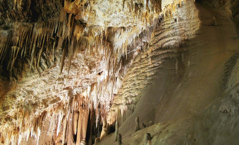 Interior de la cueva