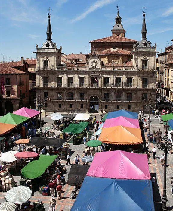 Día de Mercado en Plaza Mayor de León