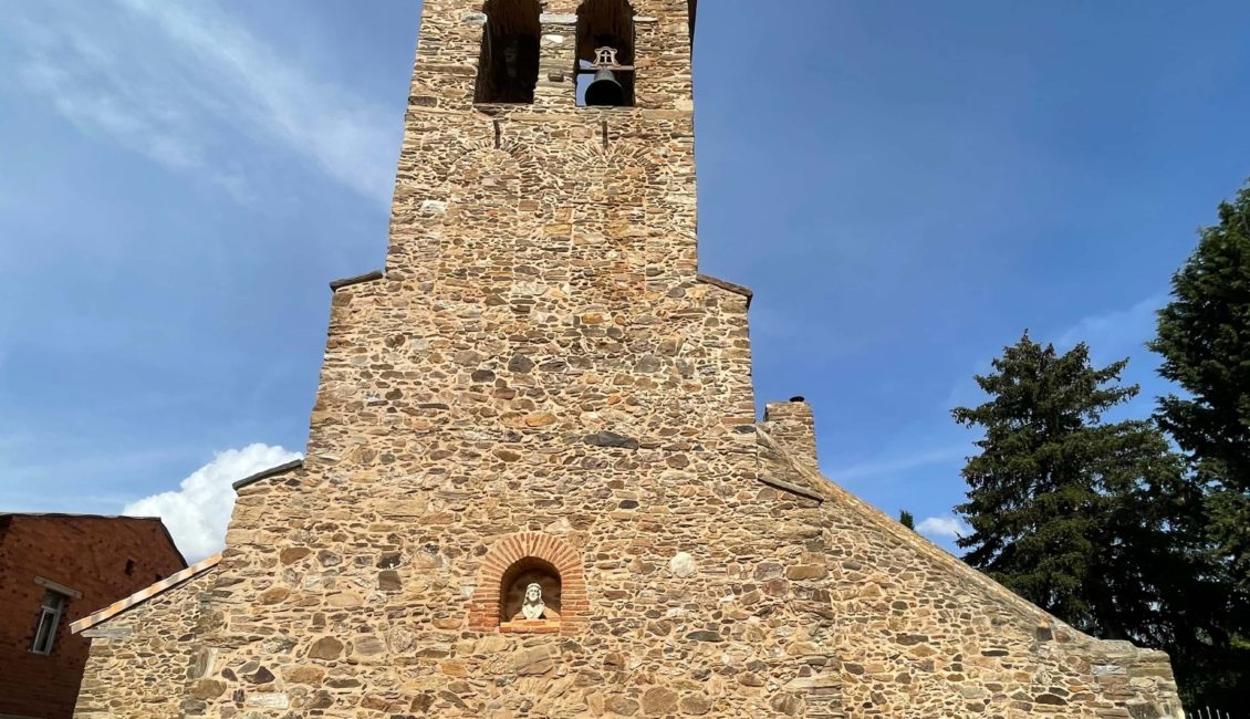 Fachada de la iglesia