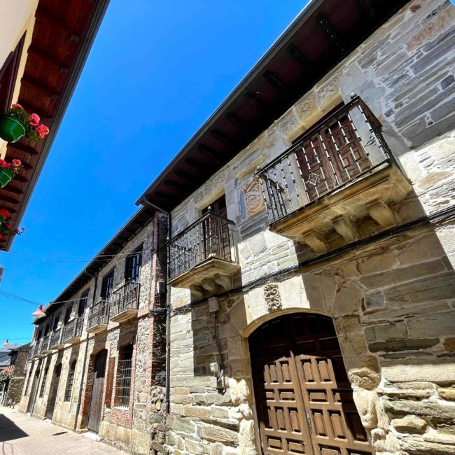 Calle de Santa María de Cacabelos