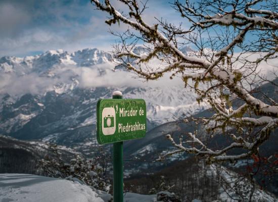 Cartel en la montaña