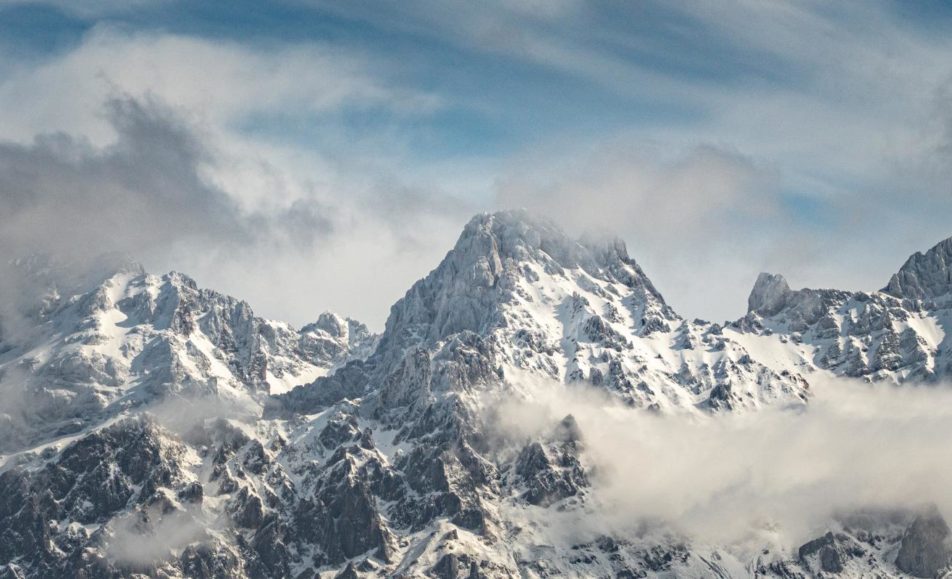 Montañas nevadas