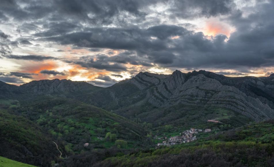 Atarceder en las montañas