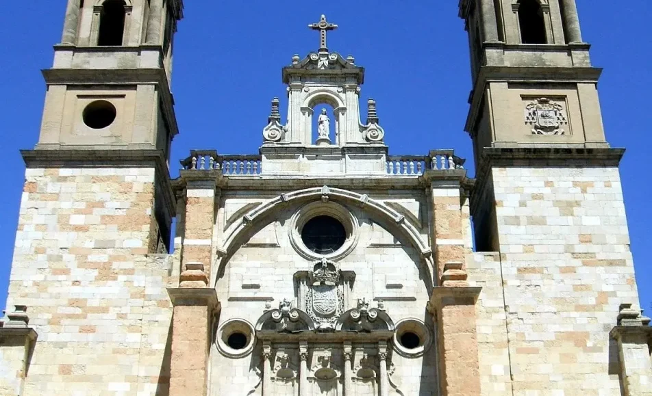 Fachada Iglesia de San Juan y San Pedro de Renueva